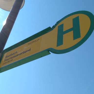 Haltestelle des Skibus in Saalbach Hinterglemm