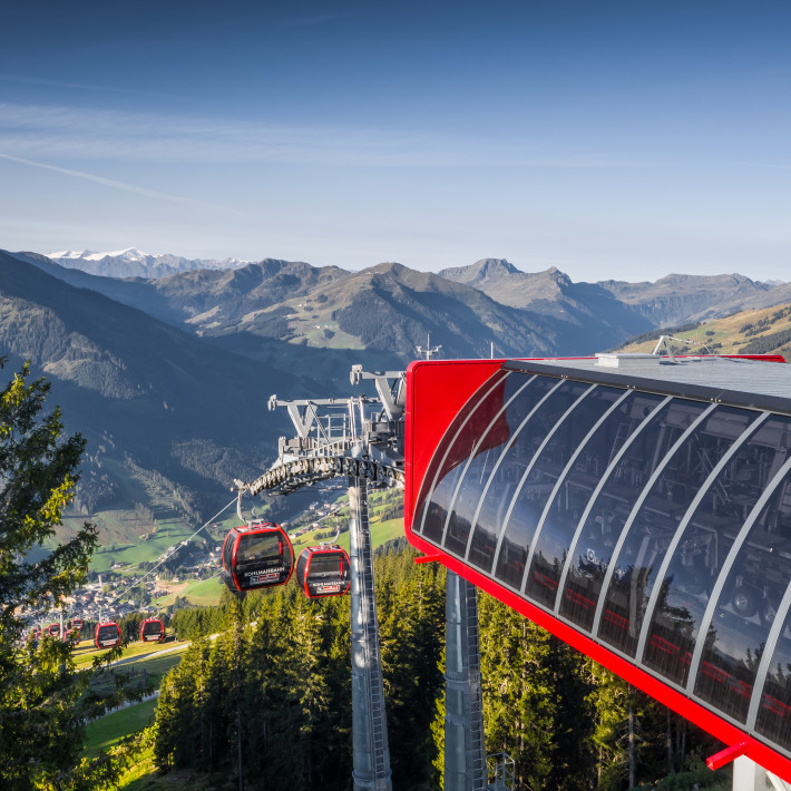Gondeln der Kohlmaisbahn in Saalbach | © R View Productions