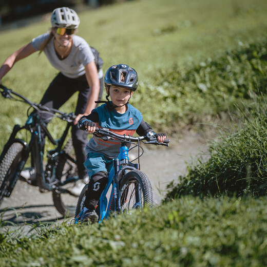 kid biking in the Learn to Ride Park in Saalbach | © Mia Maria Knoll