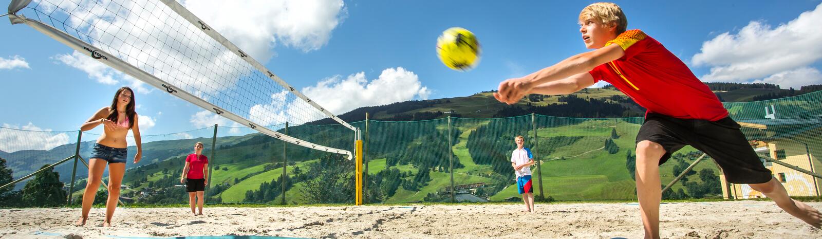 Volleyball-Spiel in Saalbach Hinterglemm | © Salzburgerland