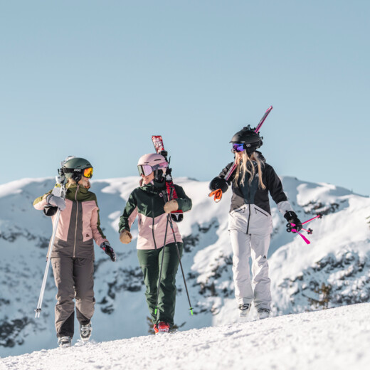 Skiers on the slopes in Saalbach Hinterglemm | © Christoph Johann