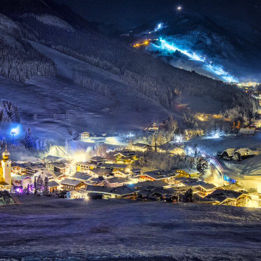 Nachtansicht Saalbach | © Florian Trykowski