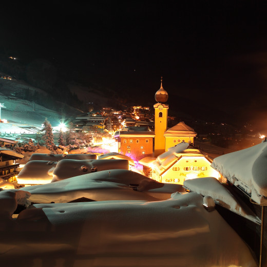 Saalbach at night | © TVB Saalbach Hinterglemm, Dietmar Socher Saalbach bei Nacht | © TVB Saalbach Hinterglemm, Dietmar Socher
