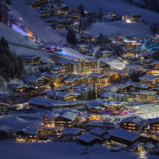 Hinterglemm at night | © Daniel Roos Ortschaft Saalbach bei Nacht | © Daniel Roos